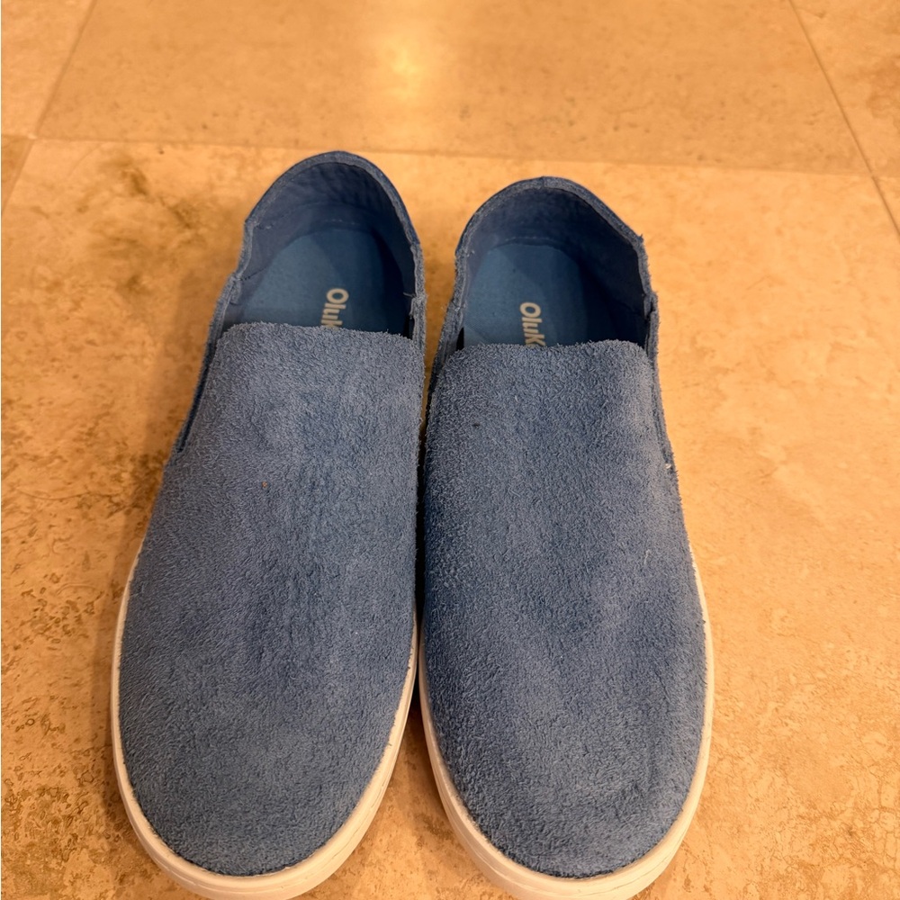OluKai Women’s Azure Suede Slip-Ons- size 9